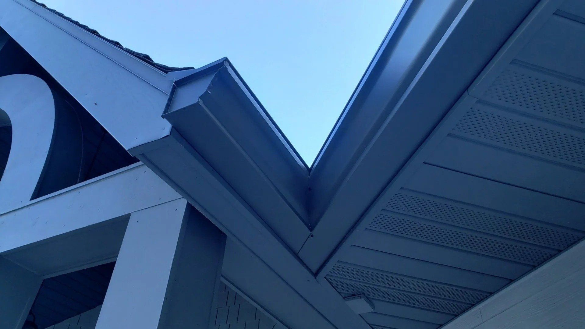 Charcoal grey 6 inch gutter