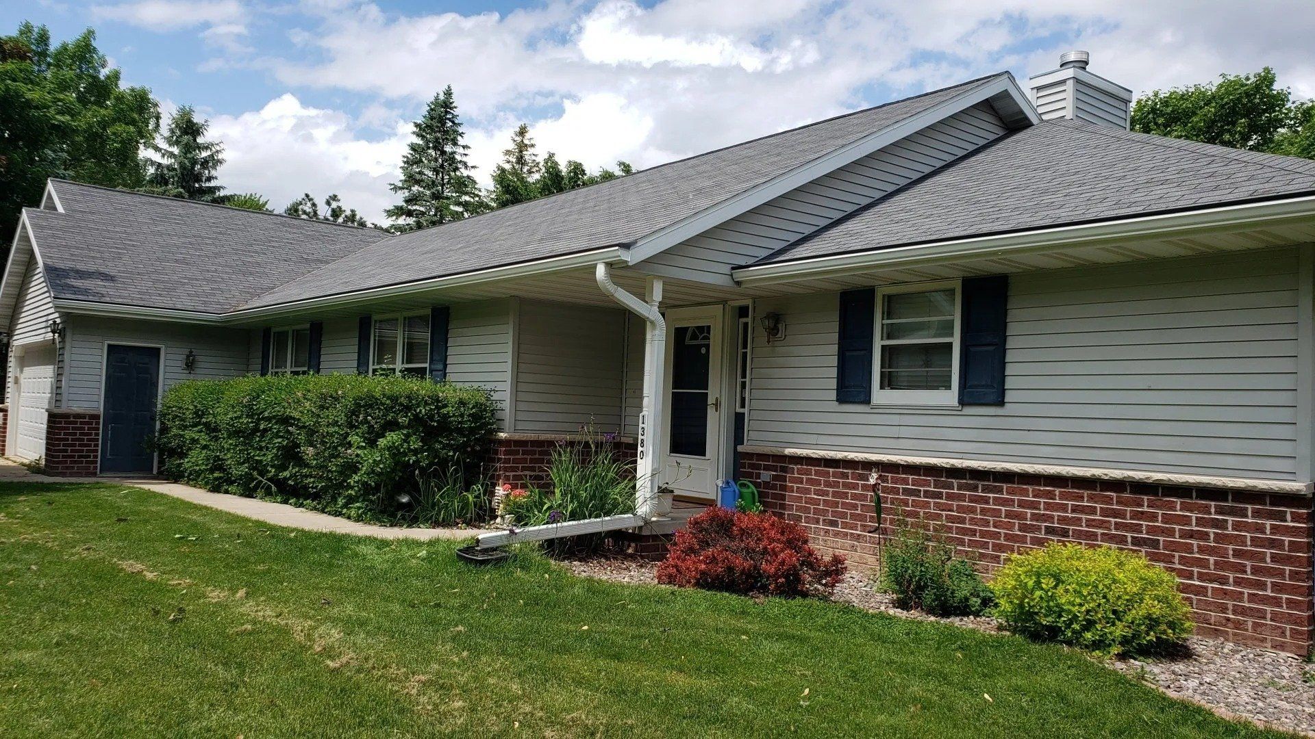 White 5 inch gutter and 3x4 downspout