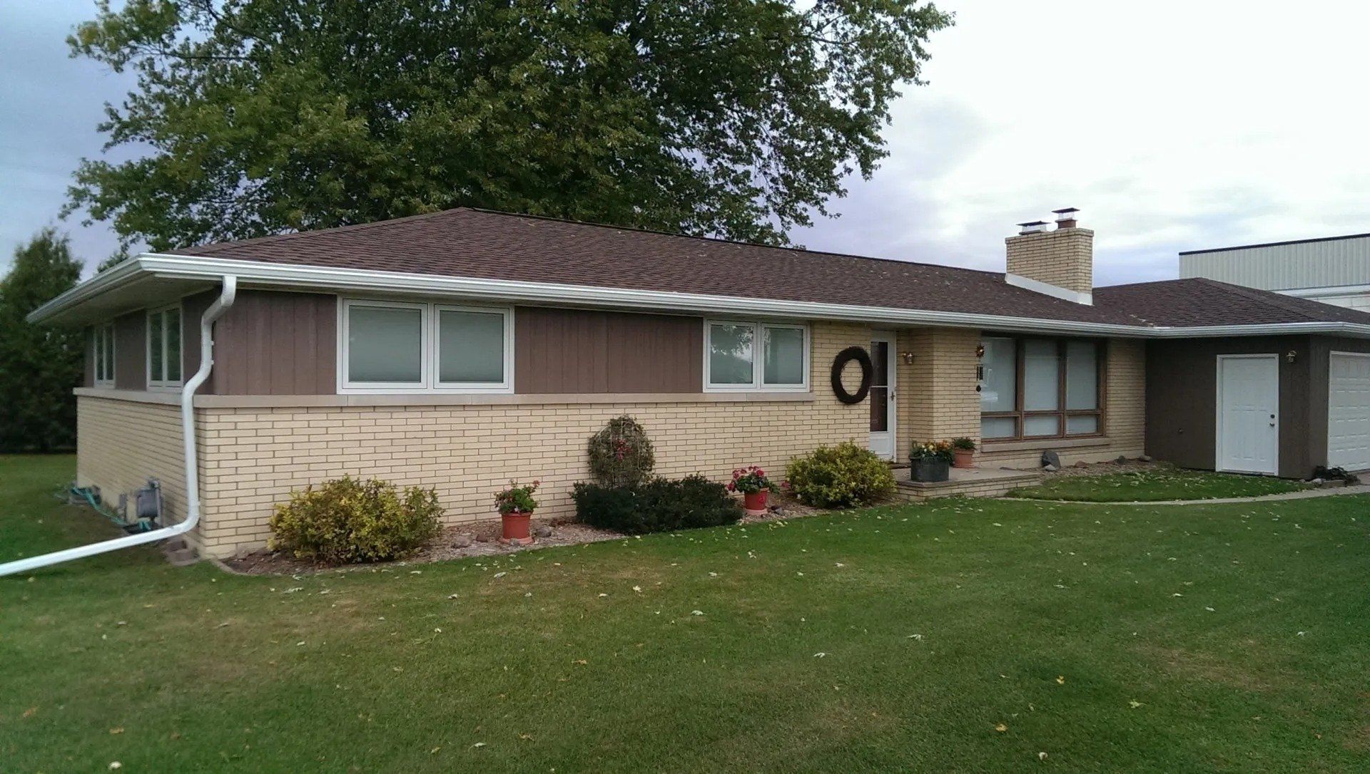 White 5 inch gutters