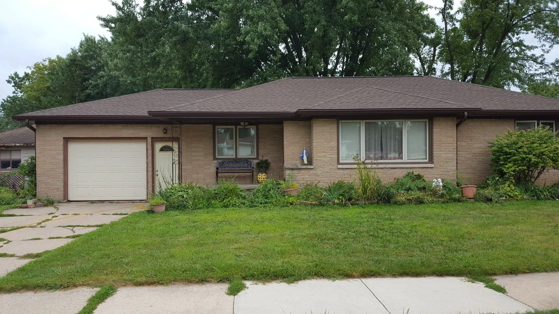 Royal brown 5 inch gutter