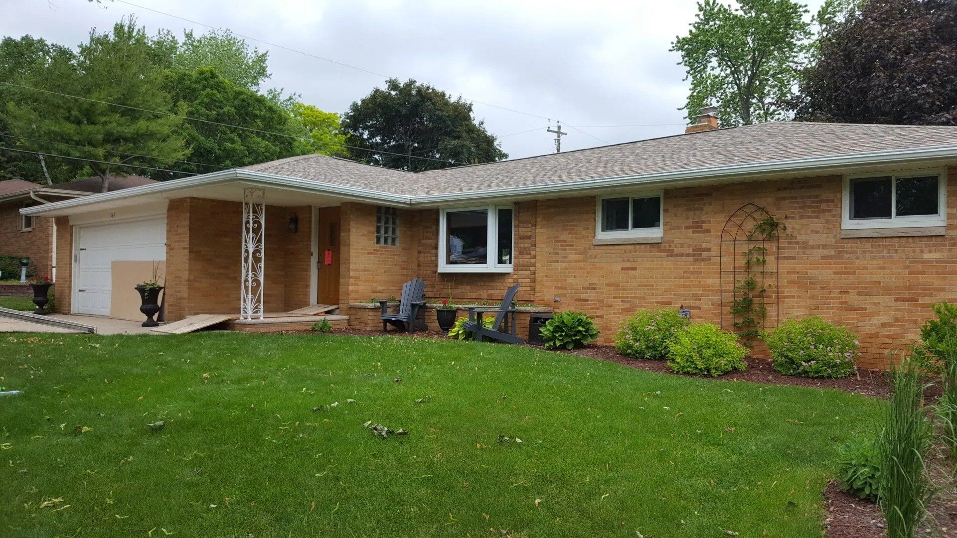 White Leaf-x on re-used gutters