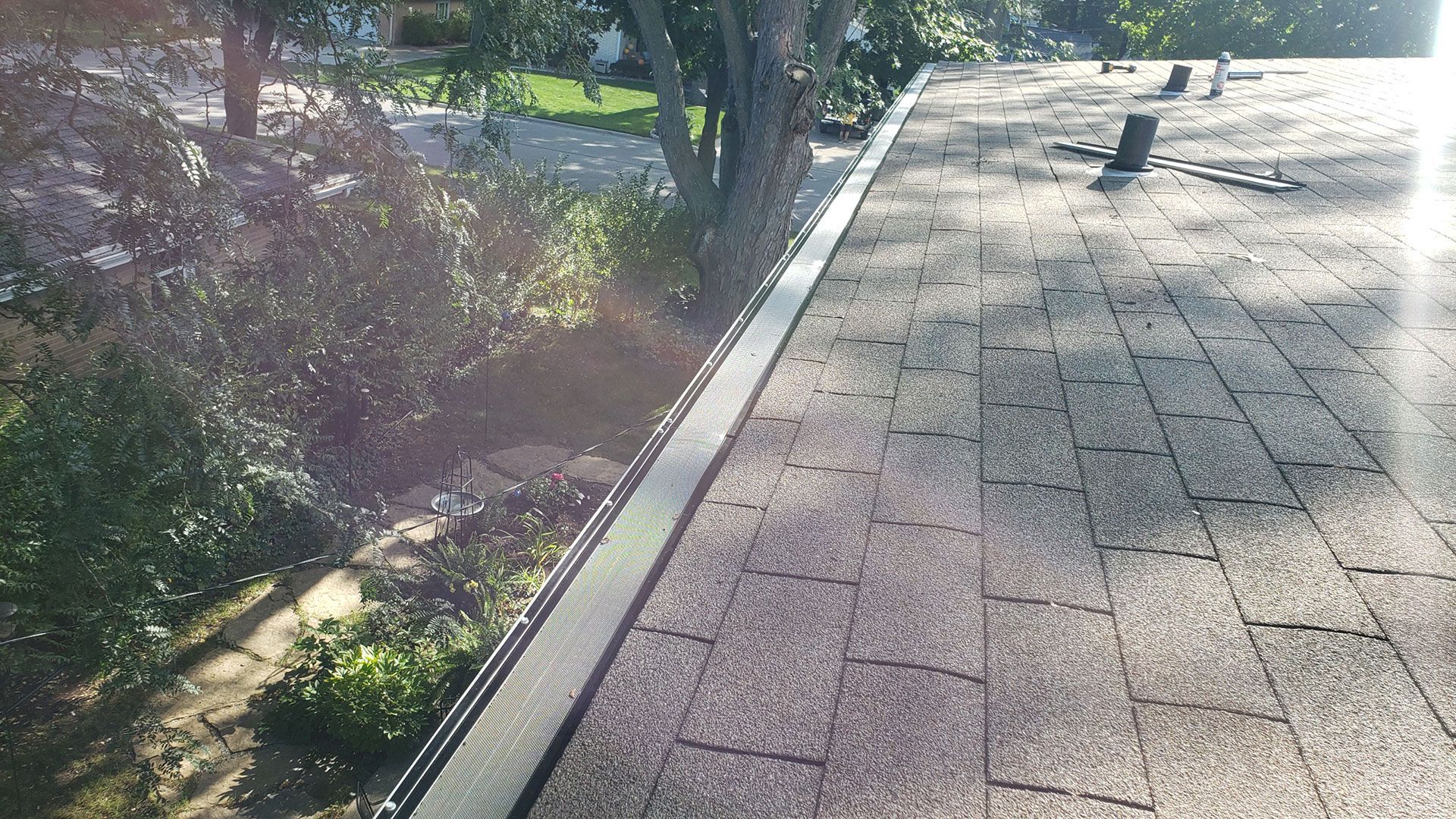 roof with gutter guard