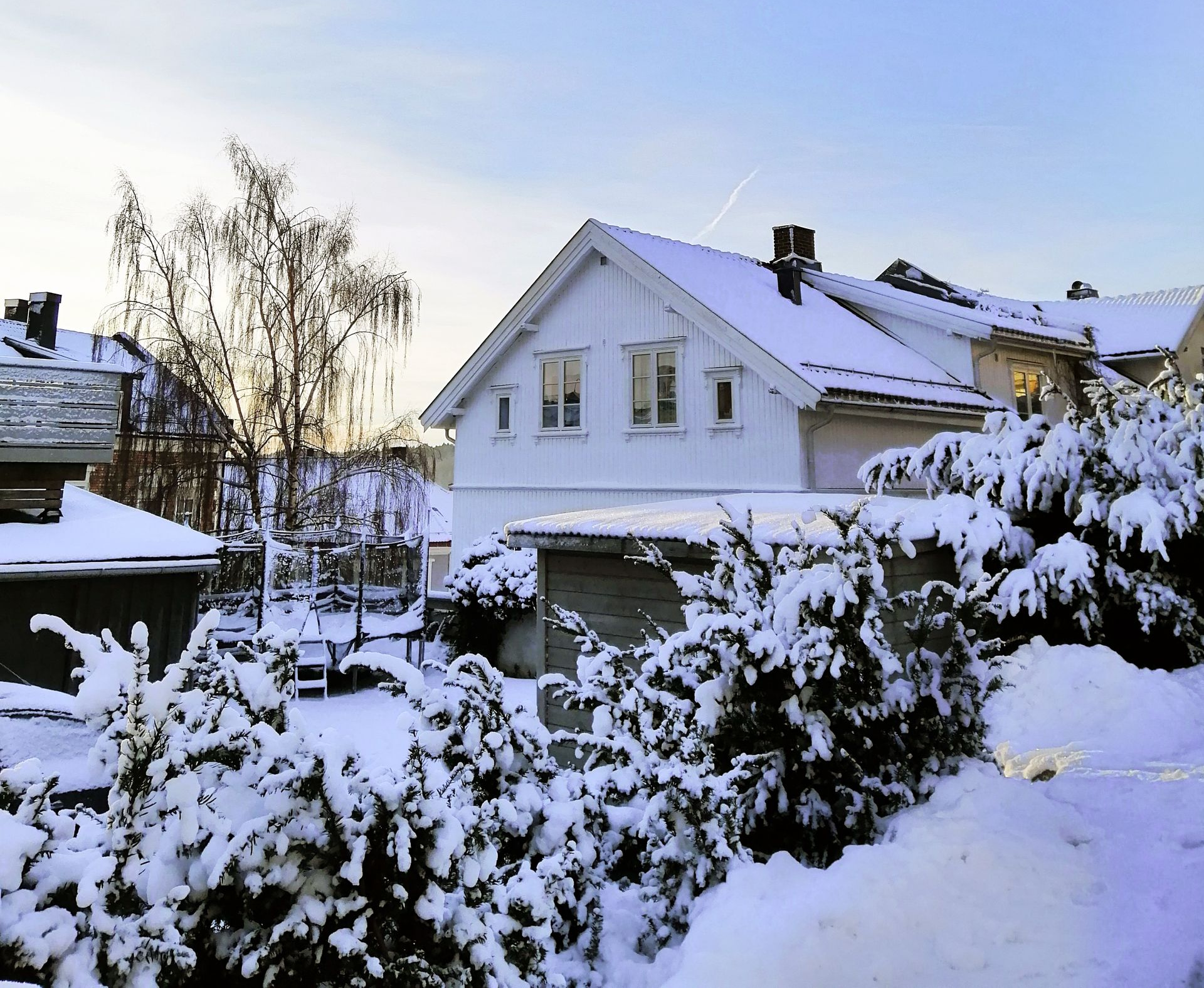Emergency Roof Leaks in Winter: What to Do Before Help Arrives