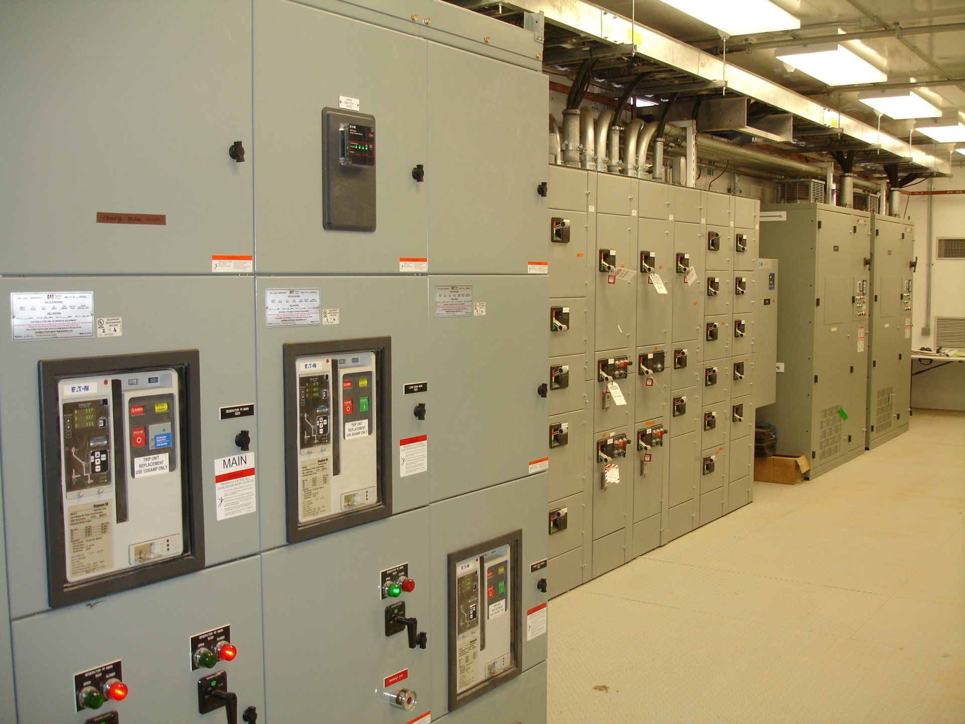 A room filled with lots of electrical boxes and switches