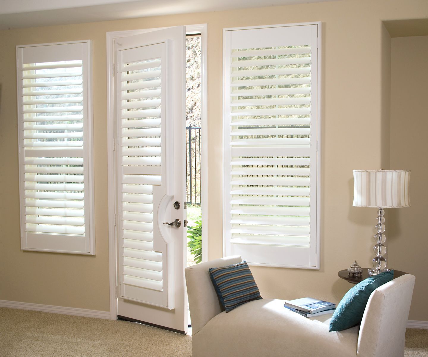 Hardwood plantation shutter