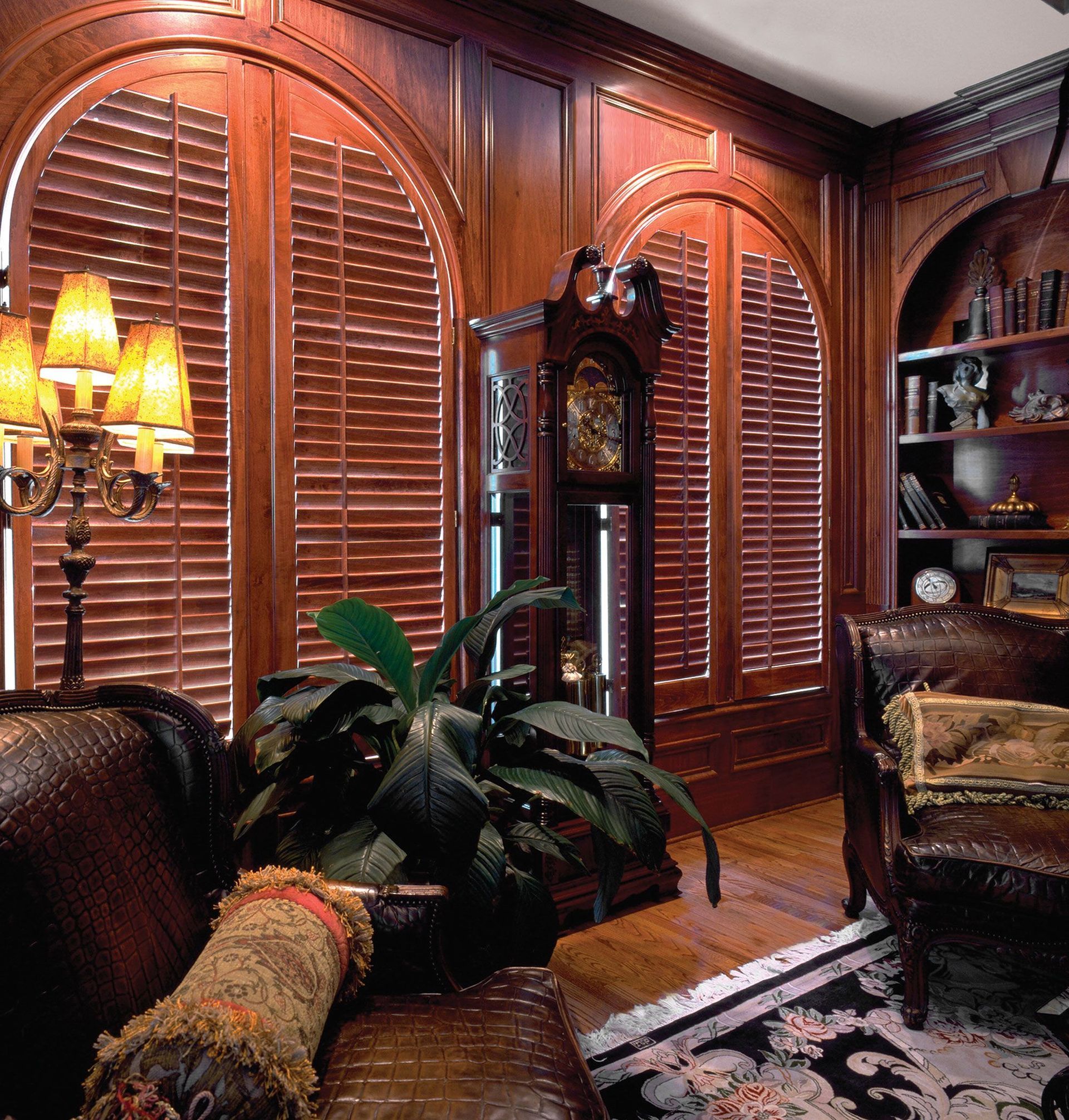 Hardwood plantation shutter
