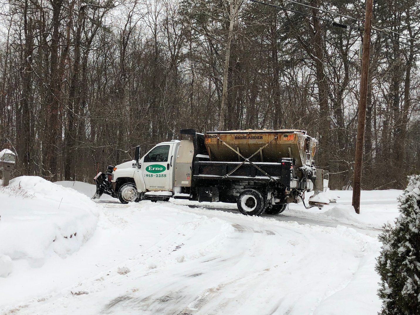 Erno Enterprises snow plow at work