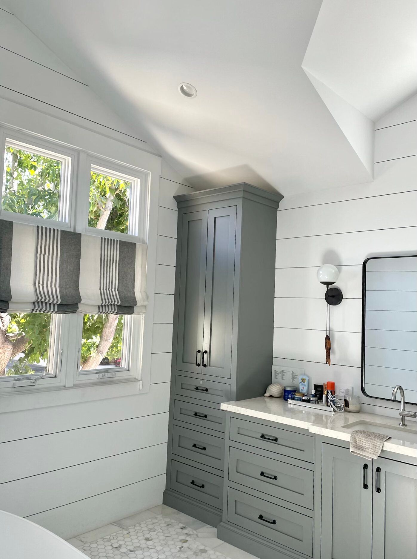 California Dreams bathroom