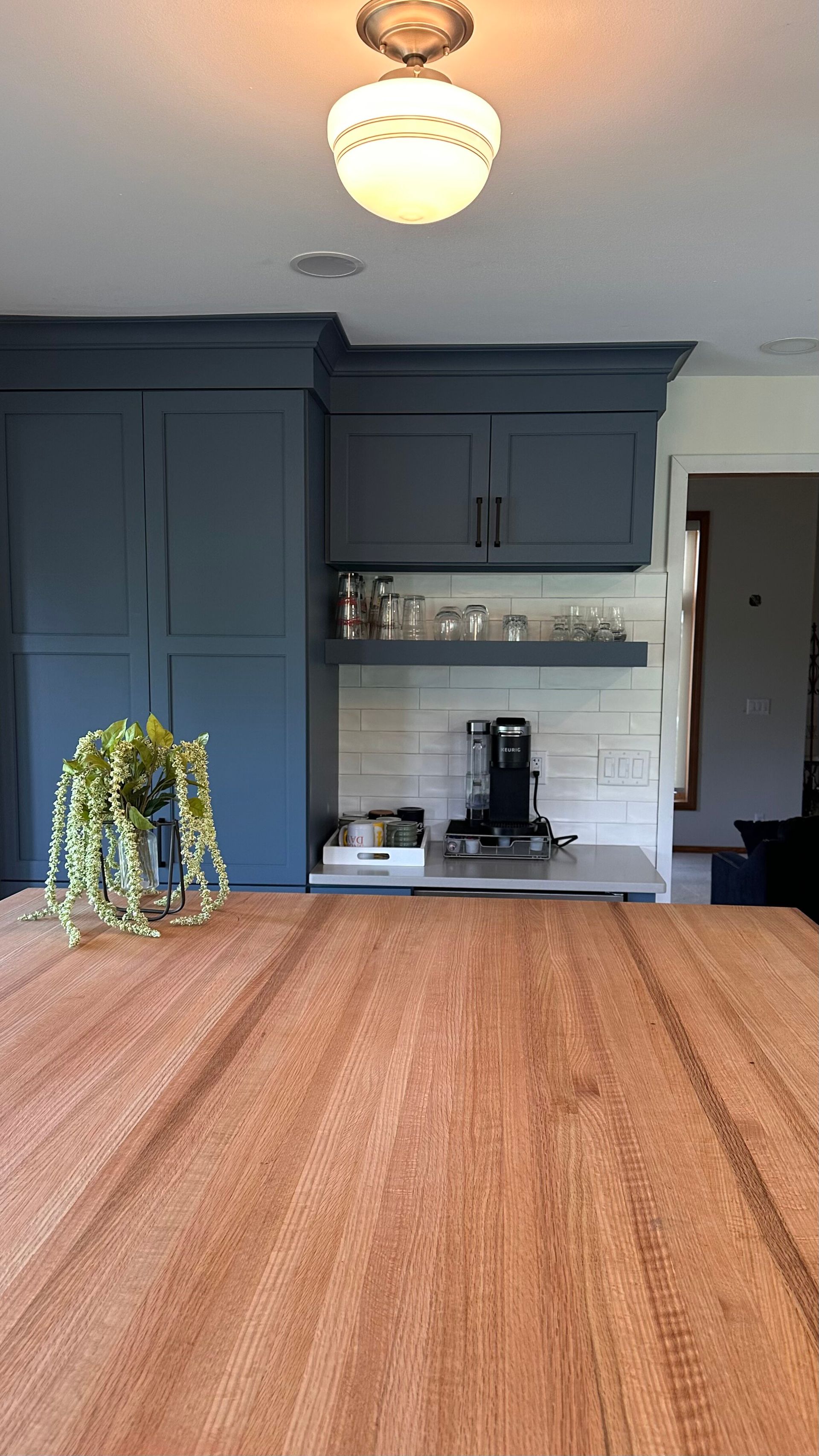 Franklin Kitchen table and cabinet