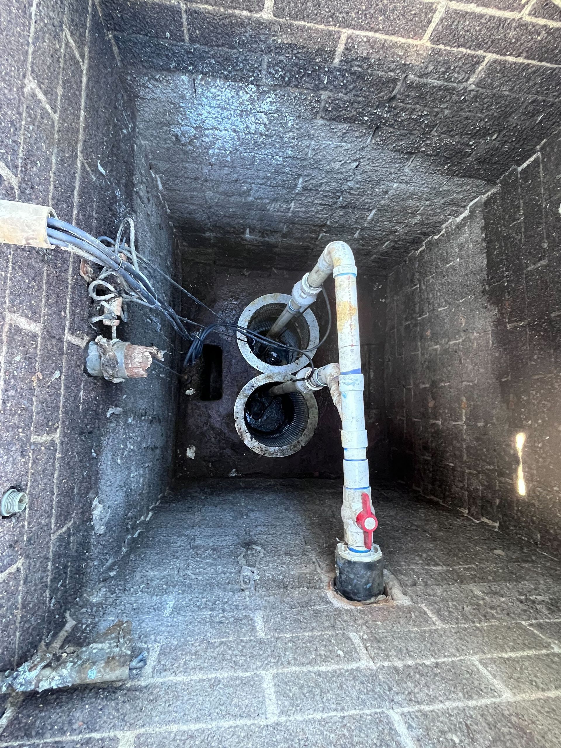 There is a pipe in the middle of the room.