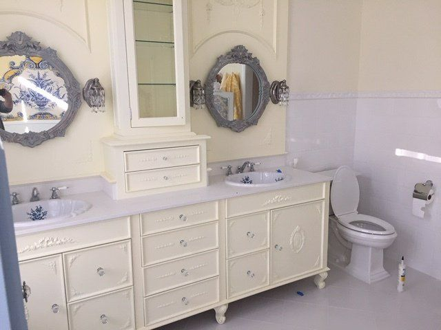 Bathroom vanity