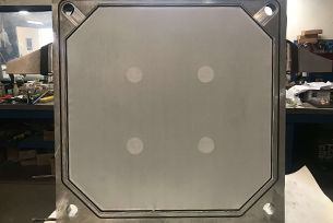 Aluminum recessed gasketed and heated plate