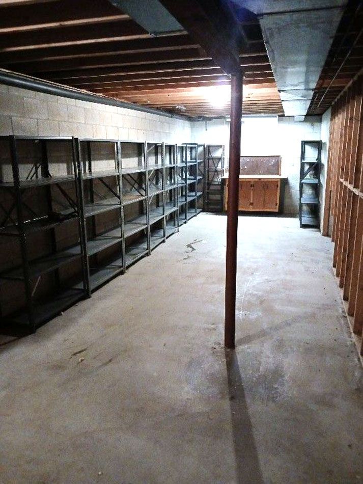 Basement cleanout service