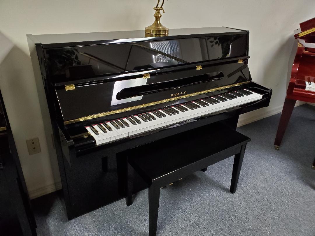 Upright piano