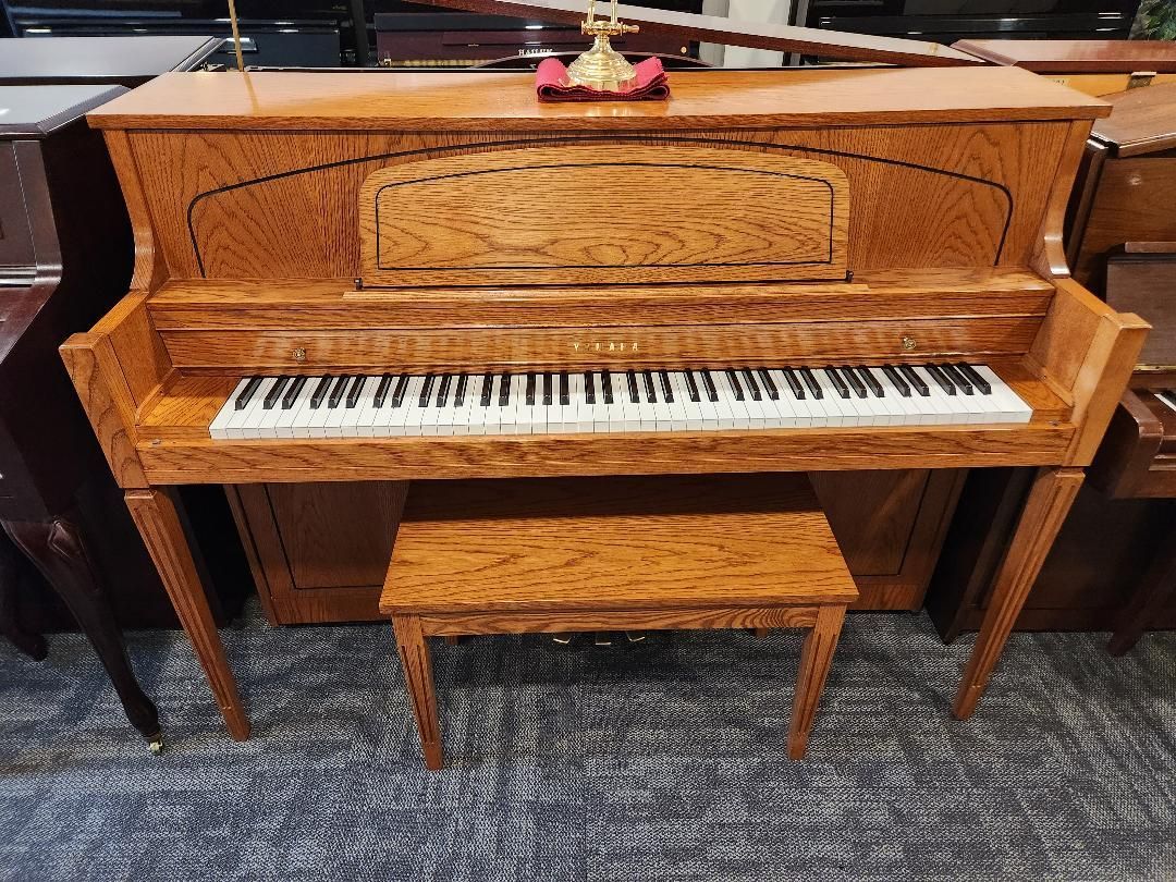 (Yamaha Traditional Medium Oak Console Piano)
Stock #8003 
$2,195