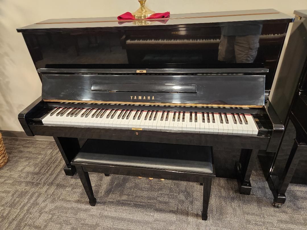 (Yamaha U1 High Gloss Ebony Professional Piano)
Stock #7982 
$3,195