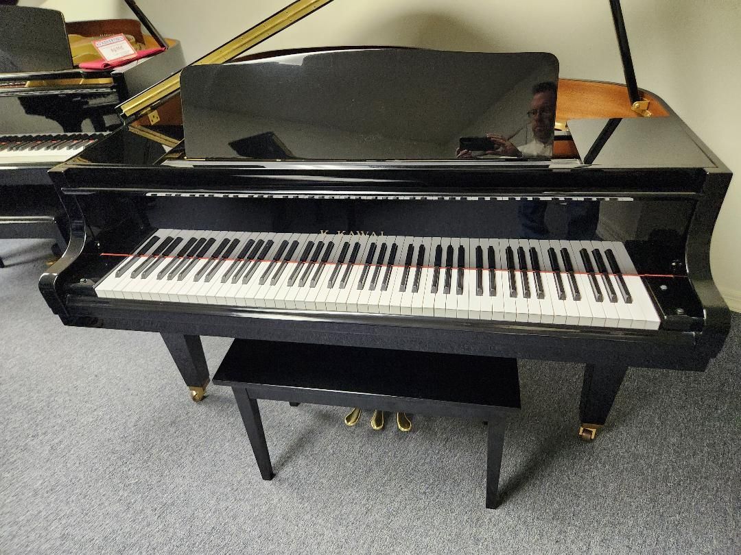Kawai High Gloss Ebony Baby Grand Piano #7942