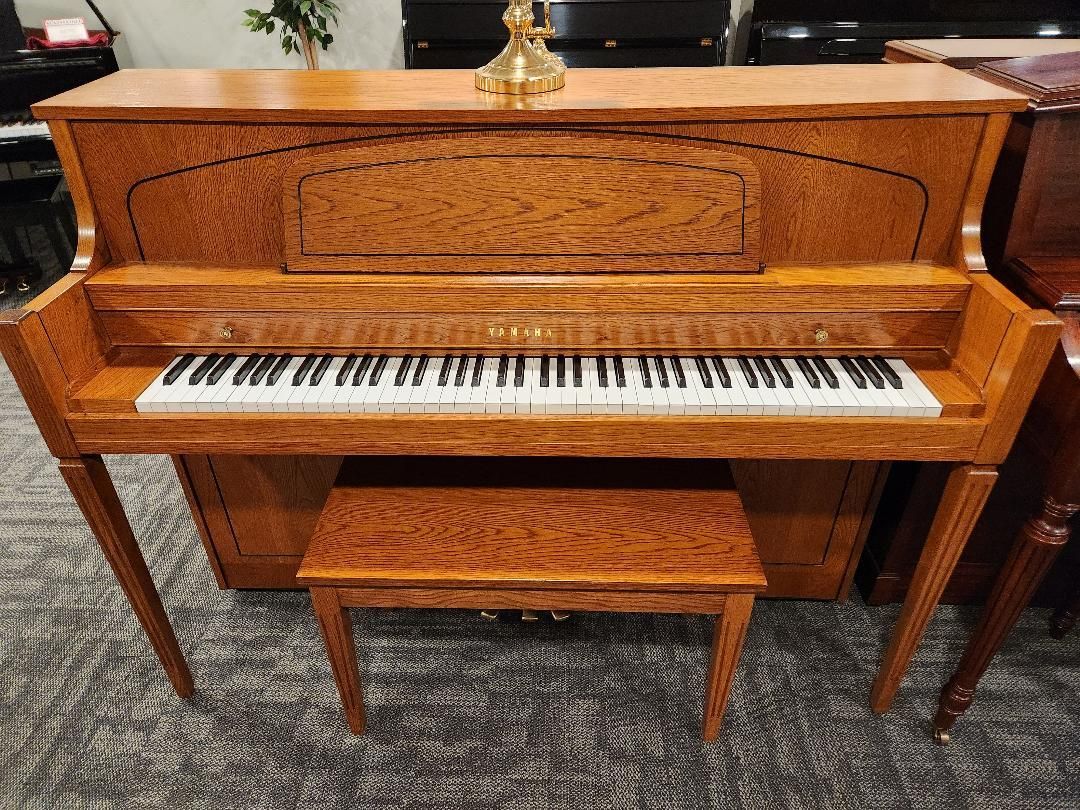 (Yamaha M-450 Oak Console Piano)
Stock #7965 
$1,995