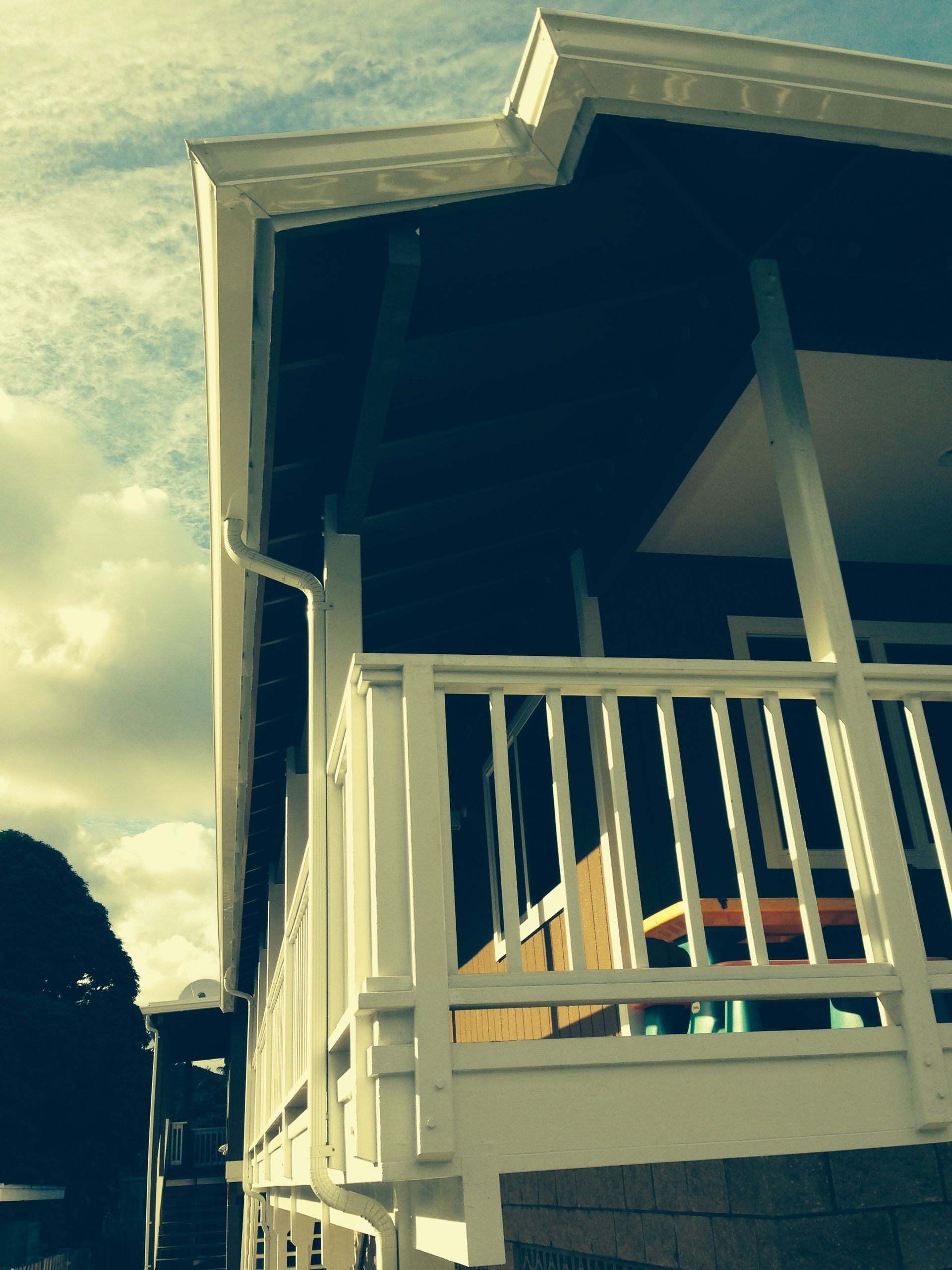 White House with a white railing