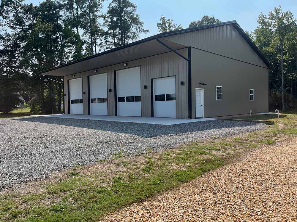 A large building with a lot of garage doors