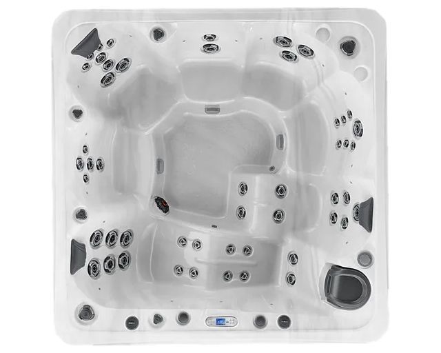 Alicia™ 680 Series Hot Tub