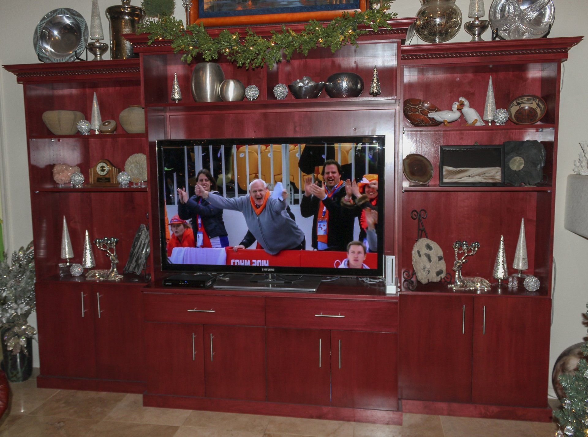 Entertainment cabinet