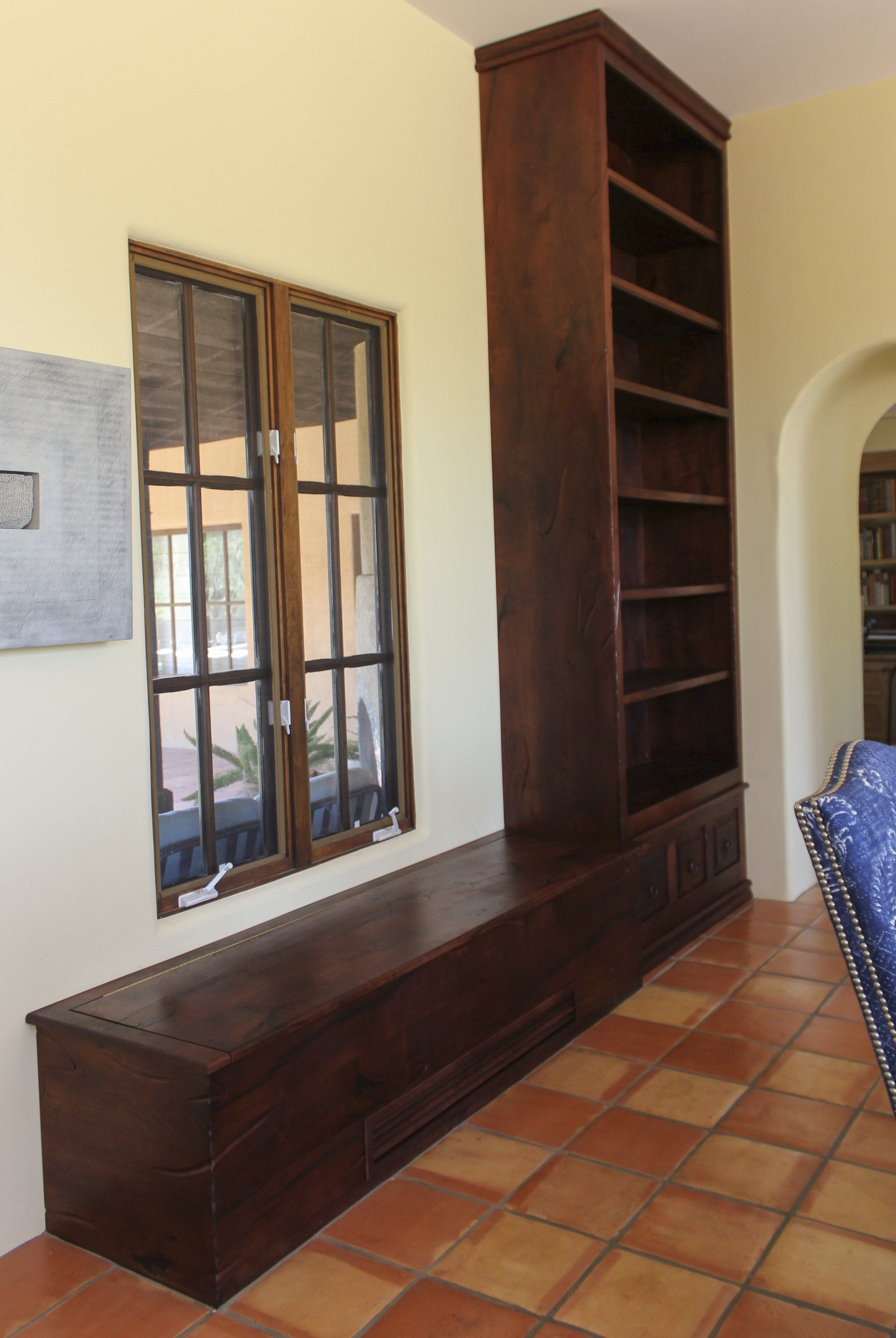 Entertainment cabinet