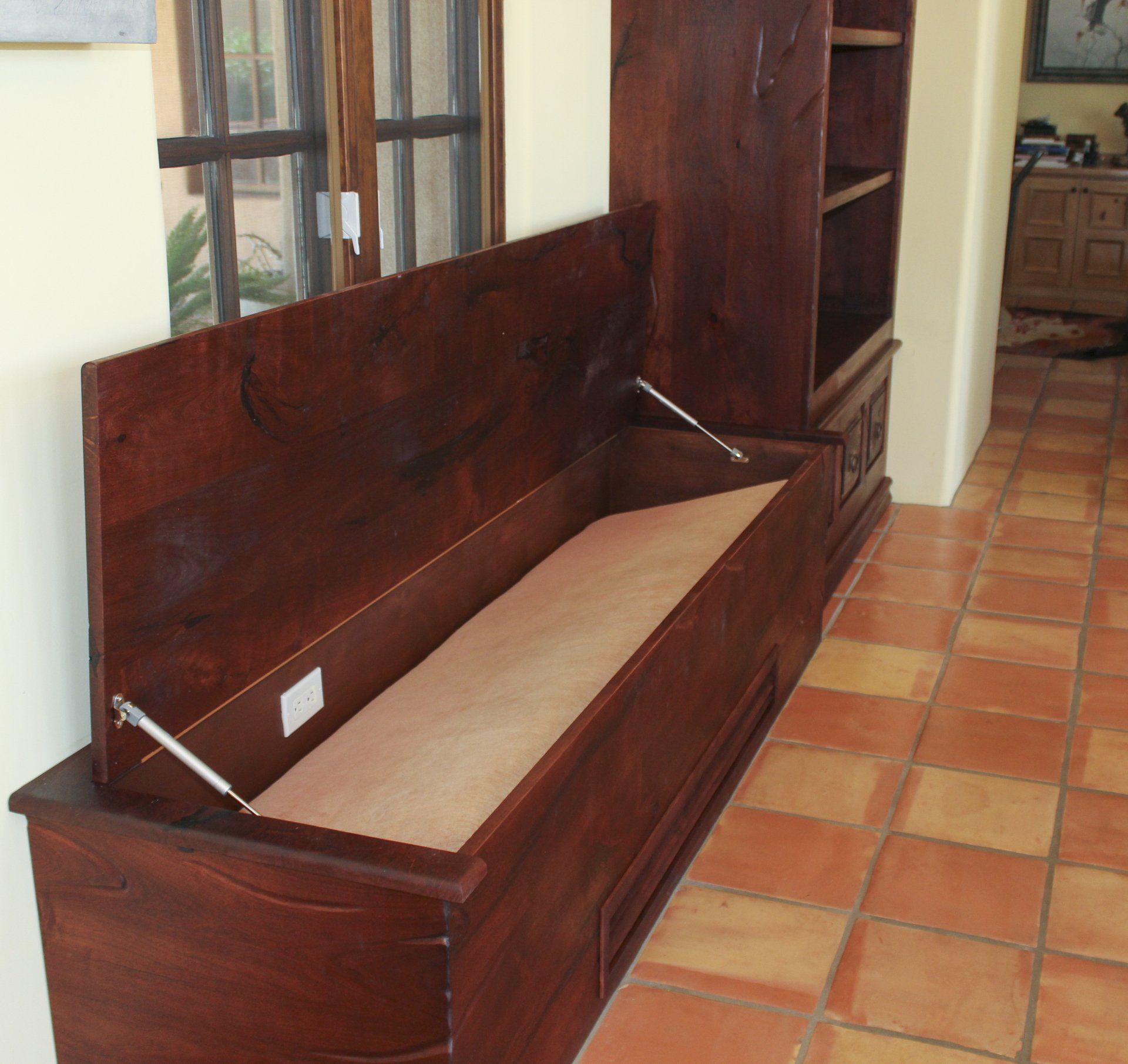 Entertainment cabinet