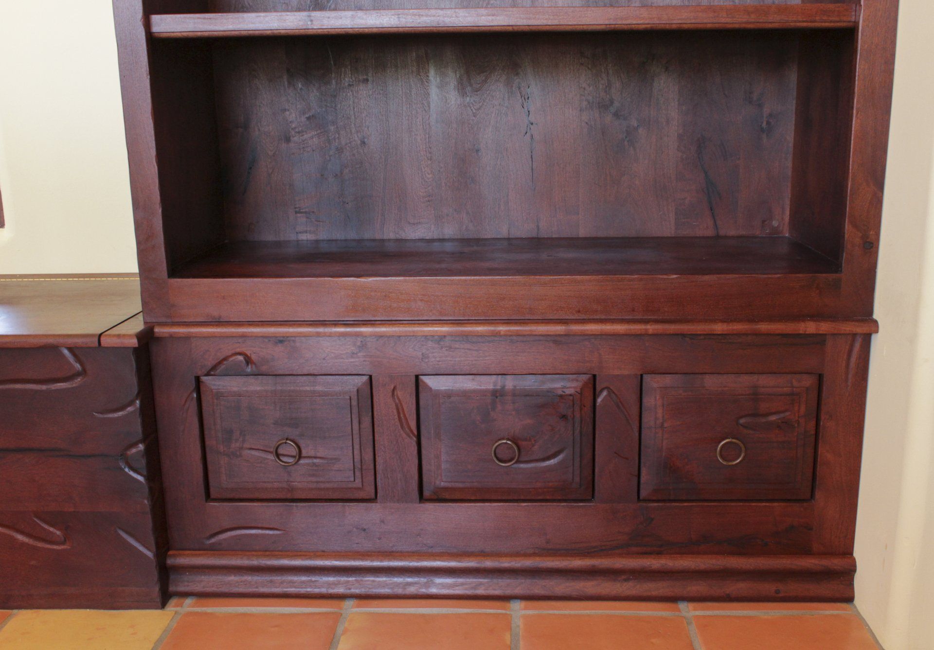 Entertainment cabinet