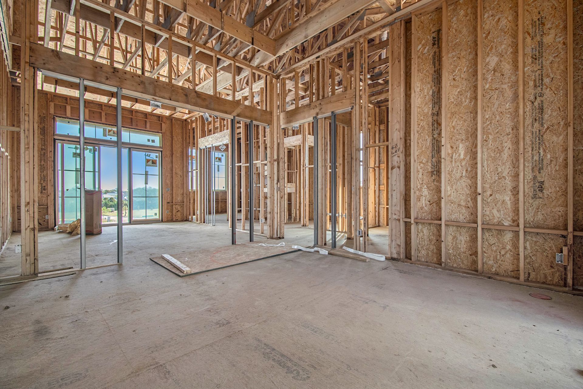 2550 South 224th Plaza interior