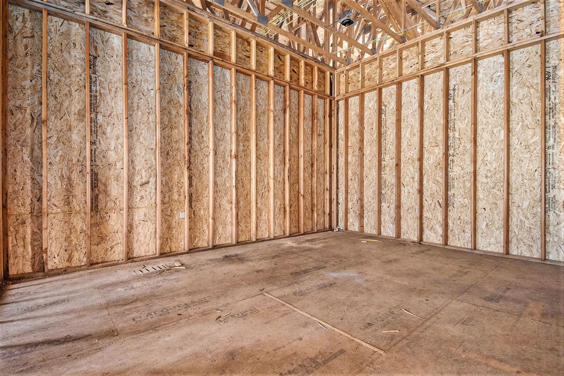 4114 South 223rd Plaza walls