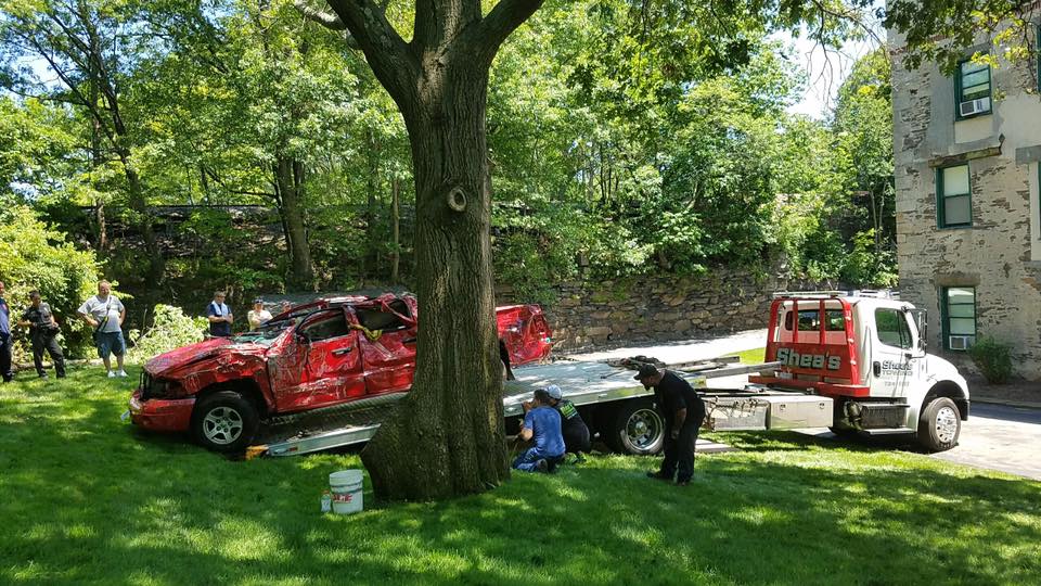 Wrecker towing services