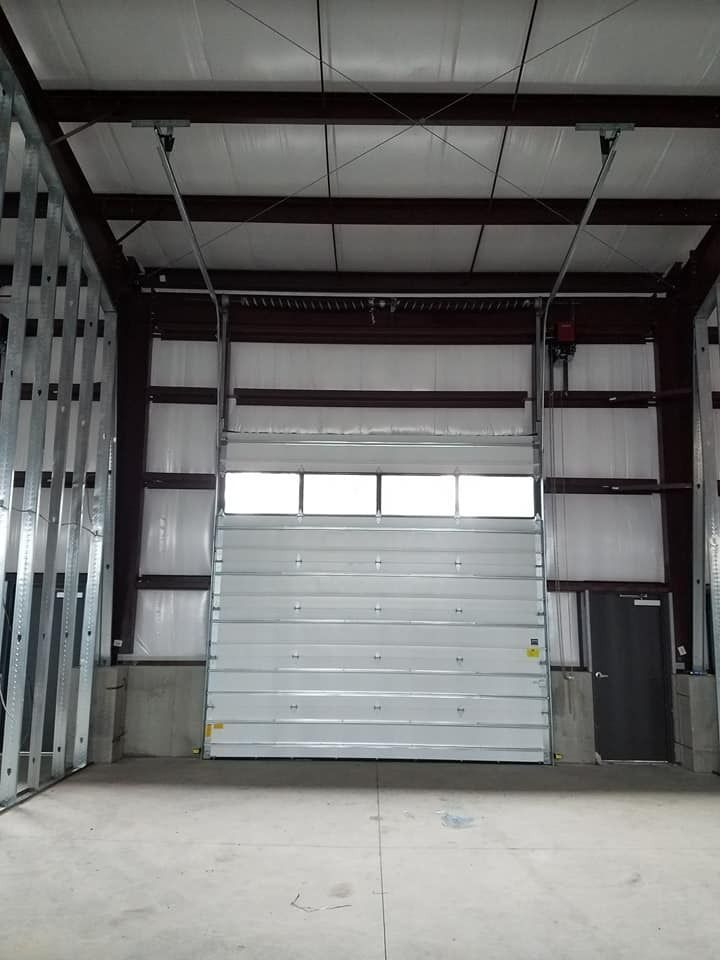 Commercial garage door