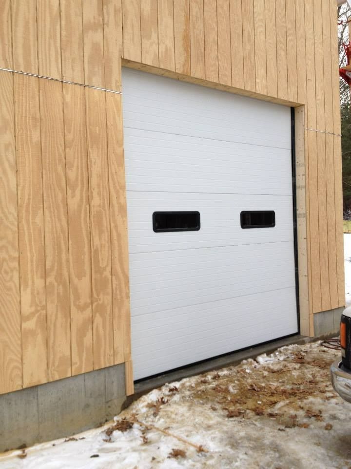Commercial garage door