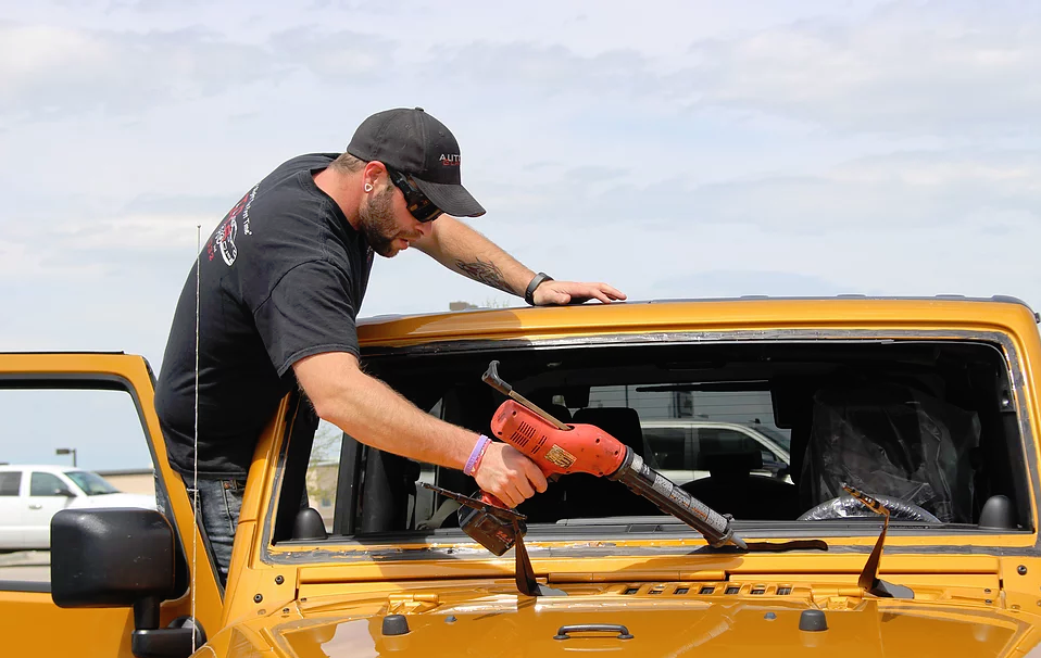 Auto glass replacement