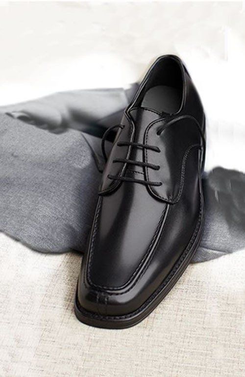 Plain black shoe