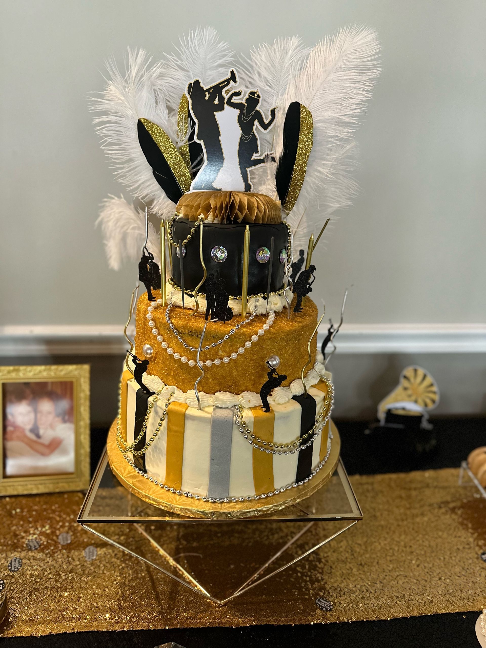 A picture of an image holder on a white background.