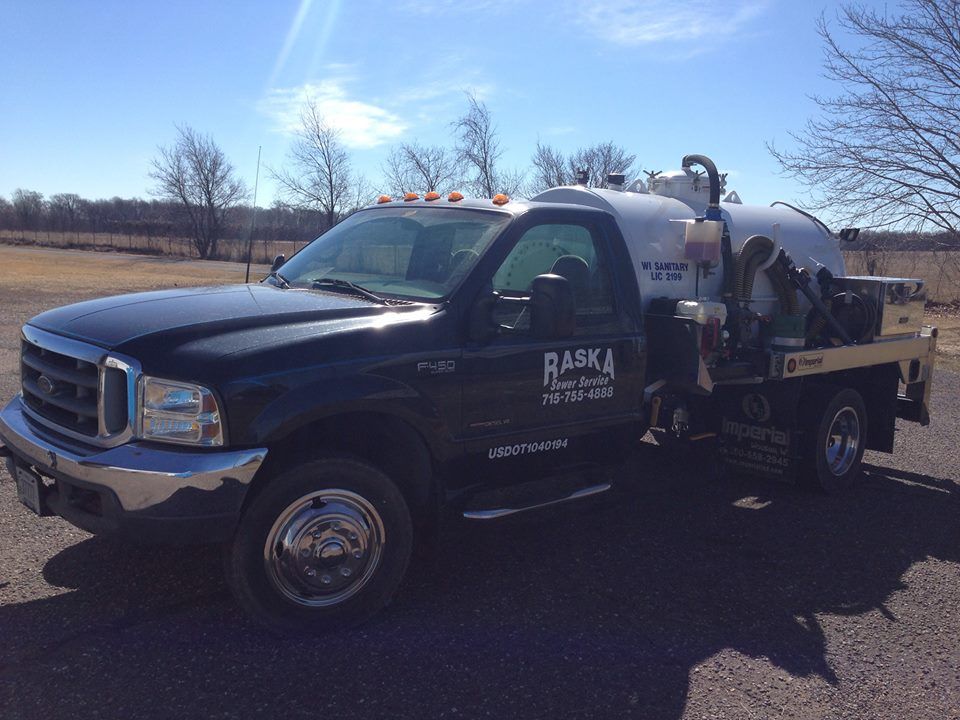 Raska Sewer Service vehicle for cleaning septic tanks