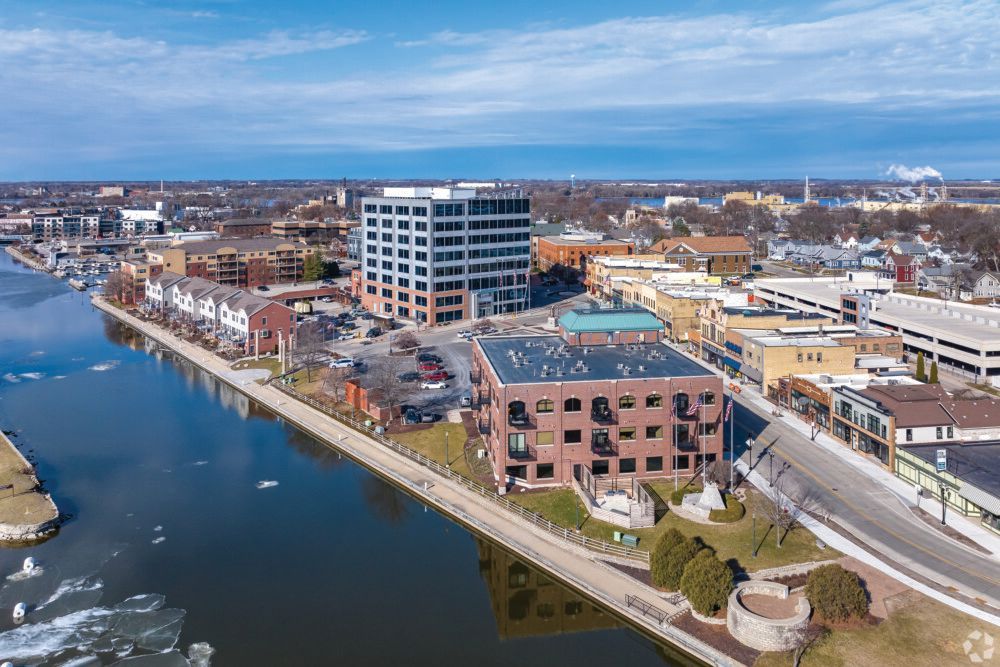 Menasha Wisconsin commercial real estate