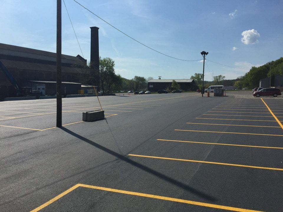 Asphalt paving services