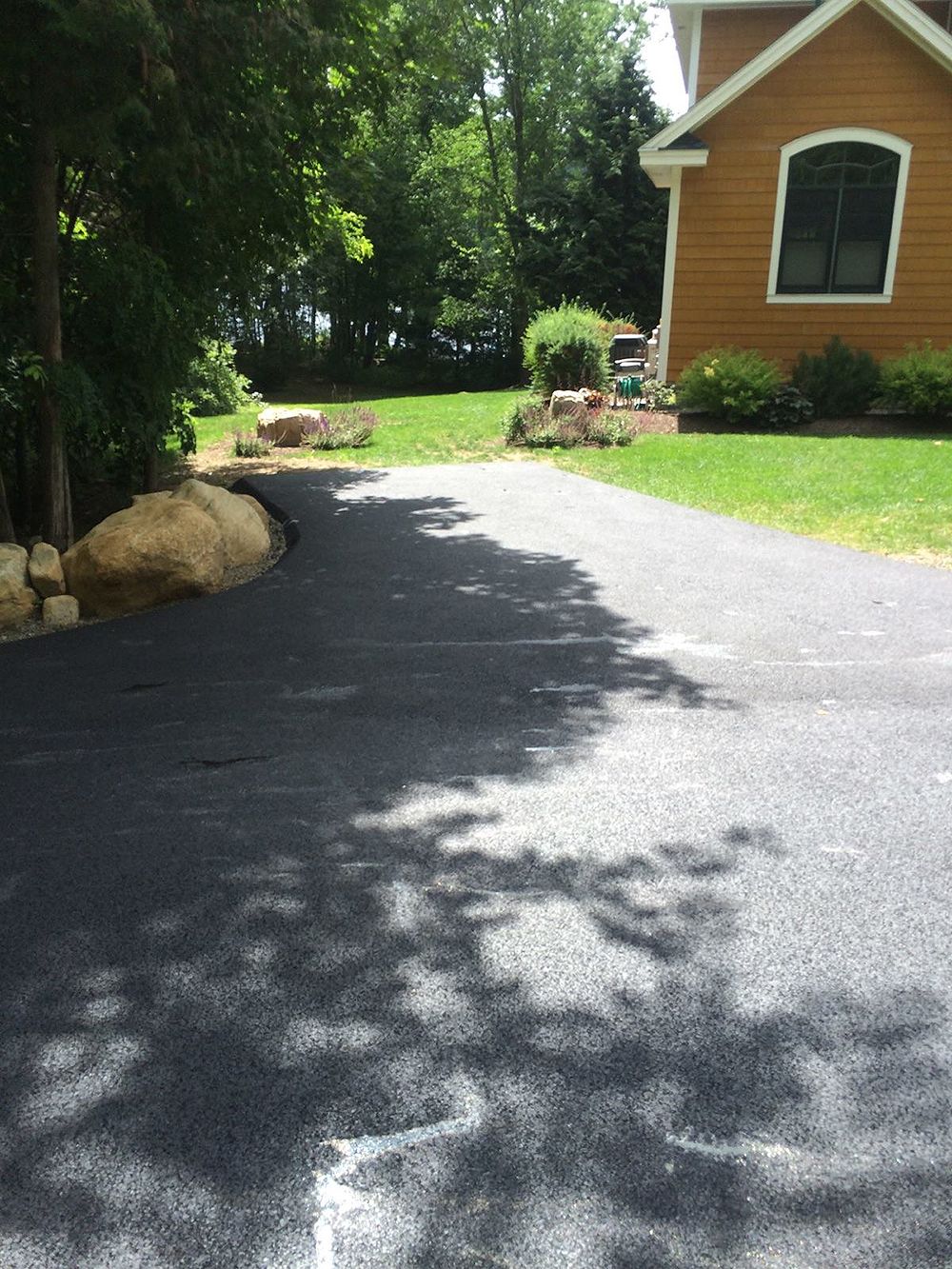 Asphalt paving services