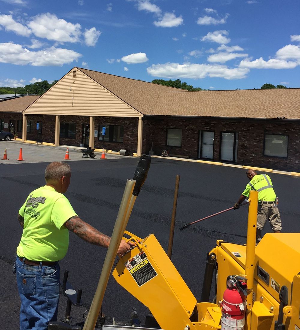 Asphalt paving services