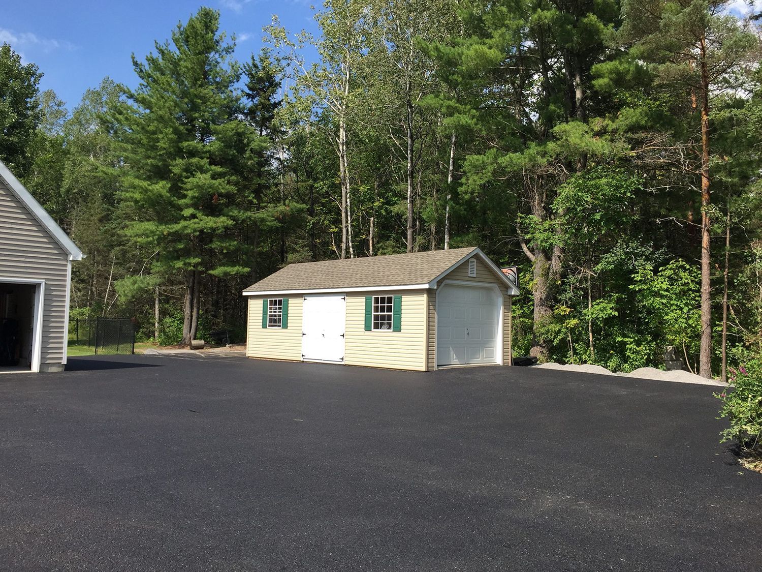 Asphalt paving services