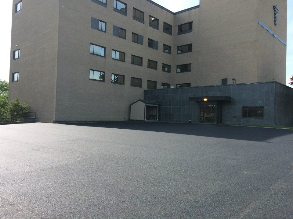 Asphalt paving services