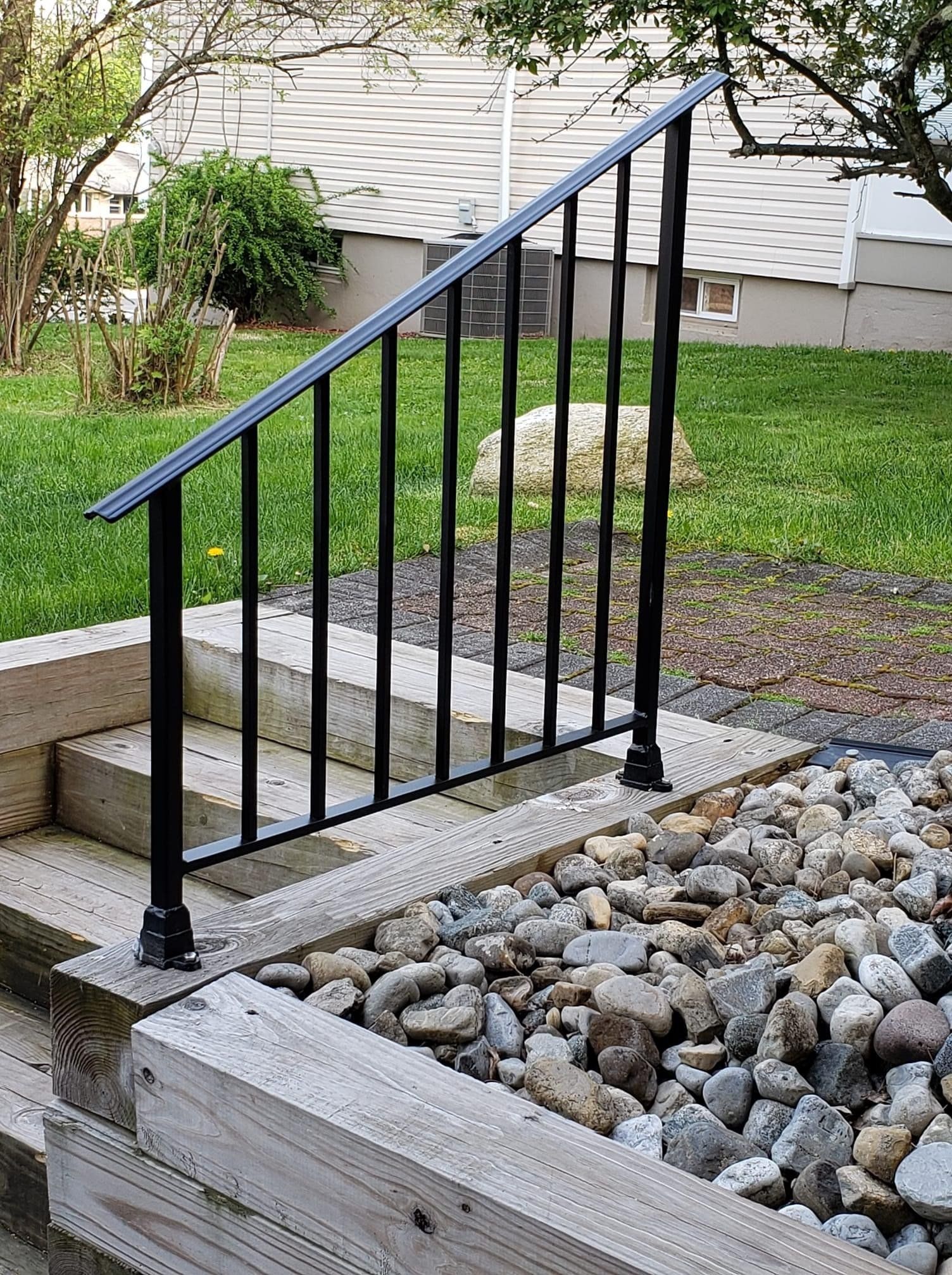 Outdoor single railing