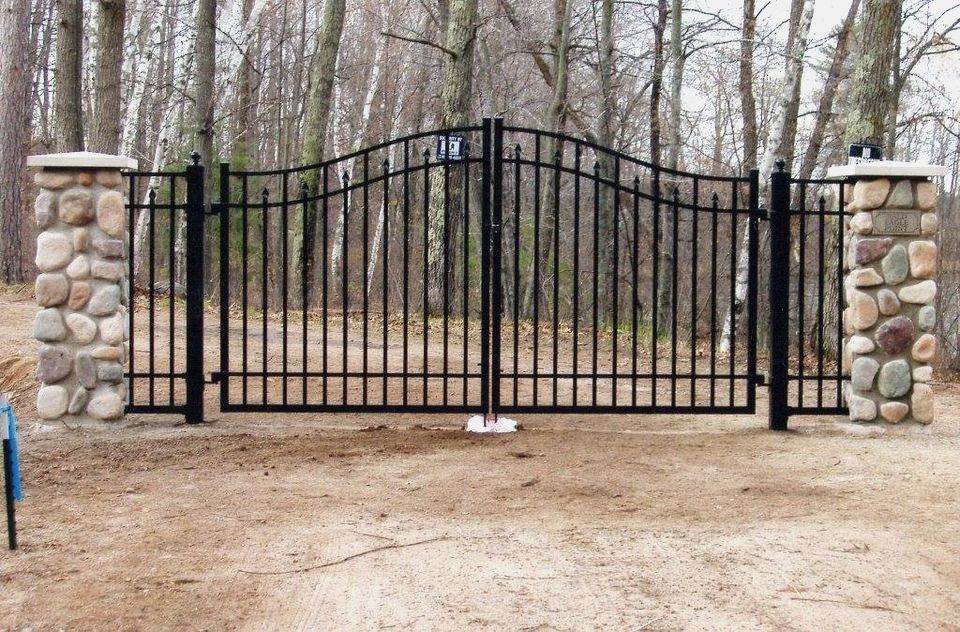 Iron gate