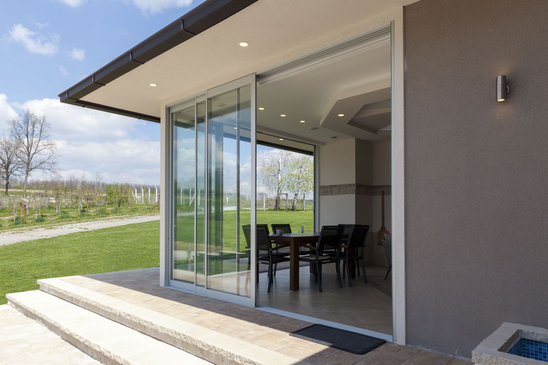 What to Consider When Replacing a Sliding Glass Door