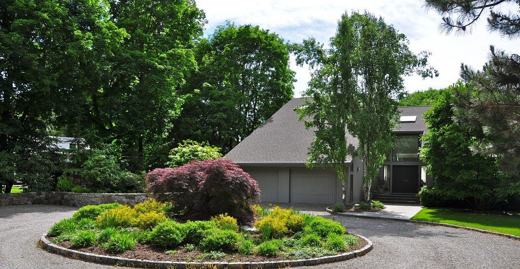 California-Style Walkways and Pool, Along the Hudson River