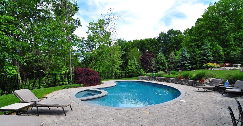 Contemporary Architectural Poolscape, Hudson River Valley, NY