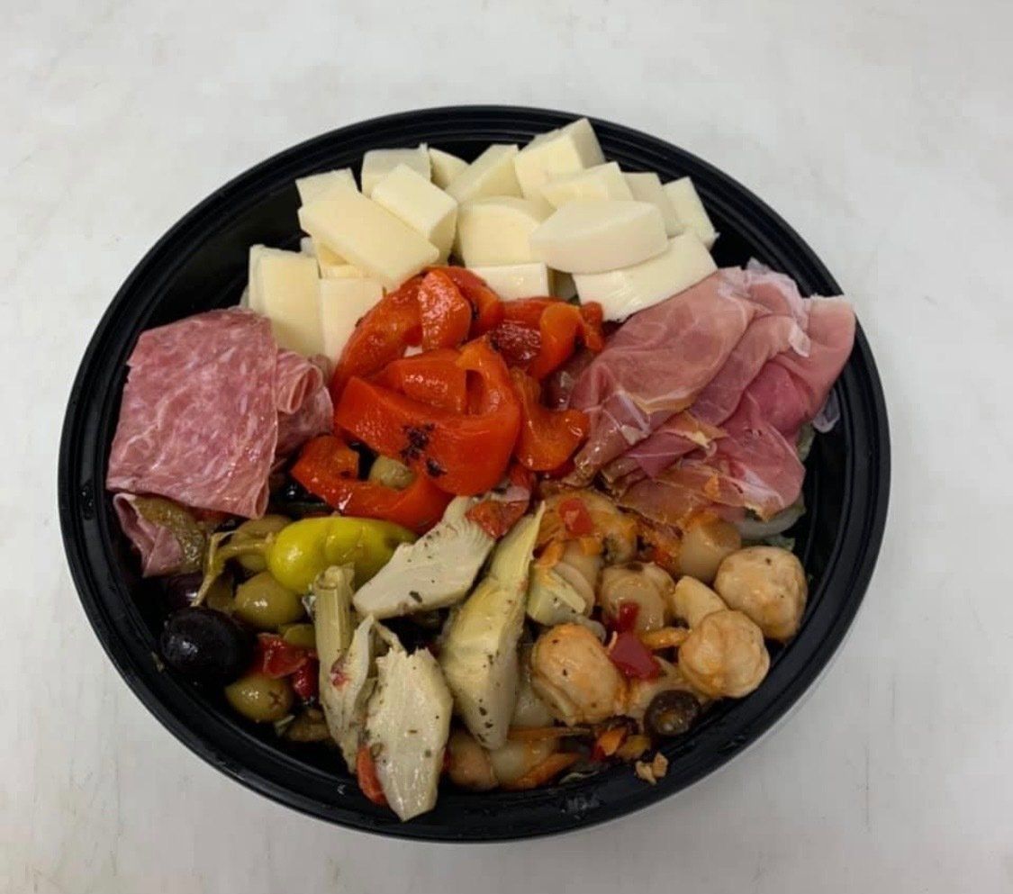 Ham, cheeses and vegetables
